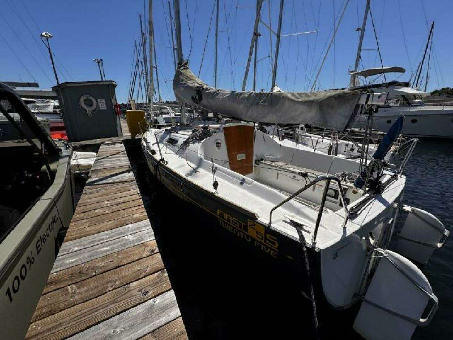 2014 Beneteau First 25S - Image 31