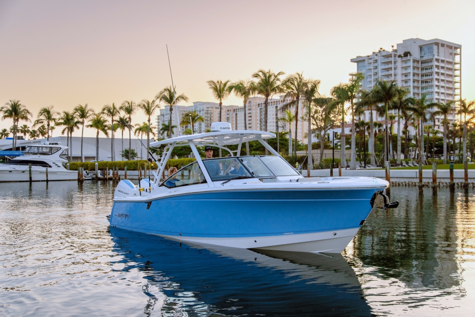 2027 Blackfin 302 DC - Image 9