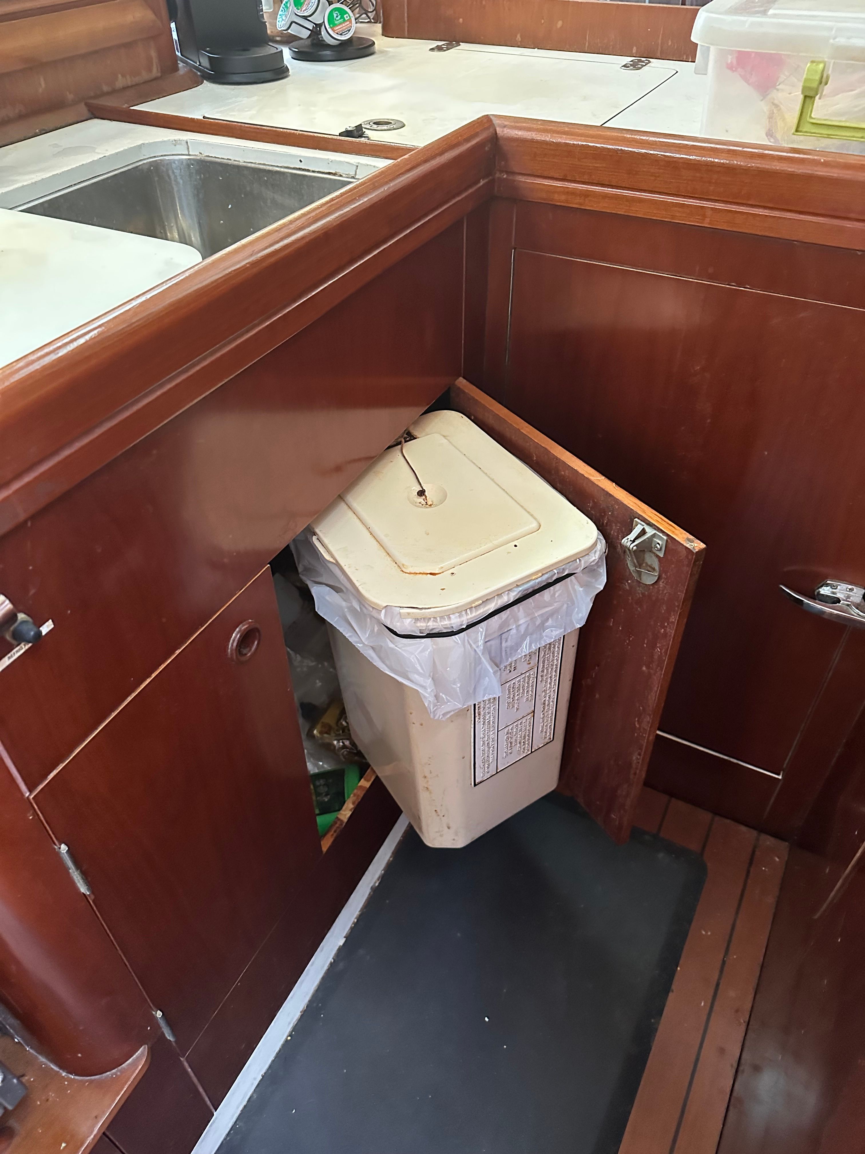 2004 Beneteau Oceanis Clipper 423 - 37