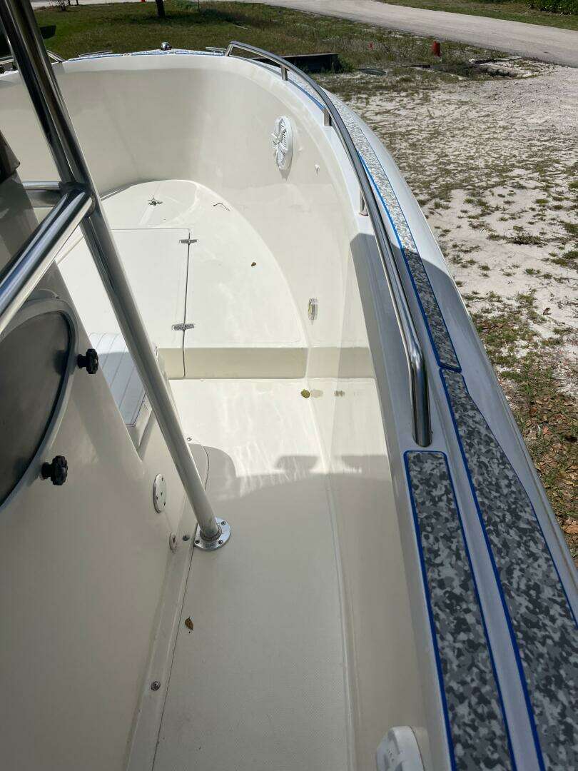 1998 Blue Fin 25 Center Console - Image 11