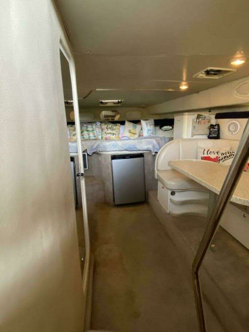 2000 Rinker — - Image 16