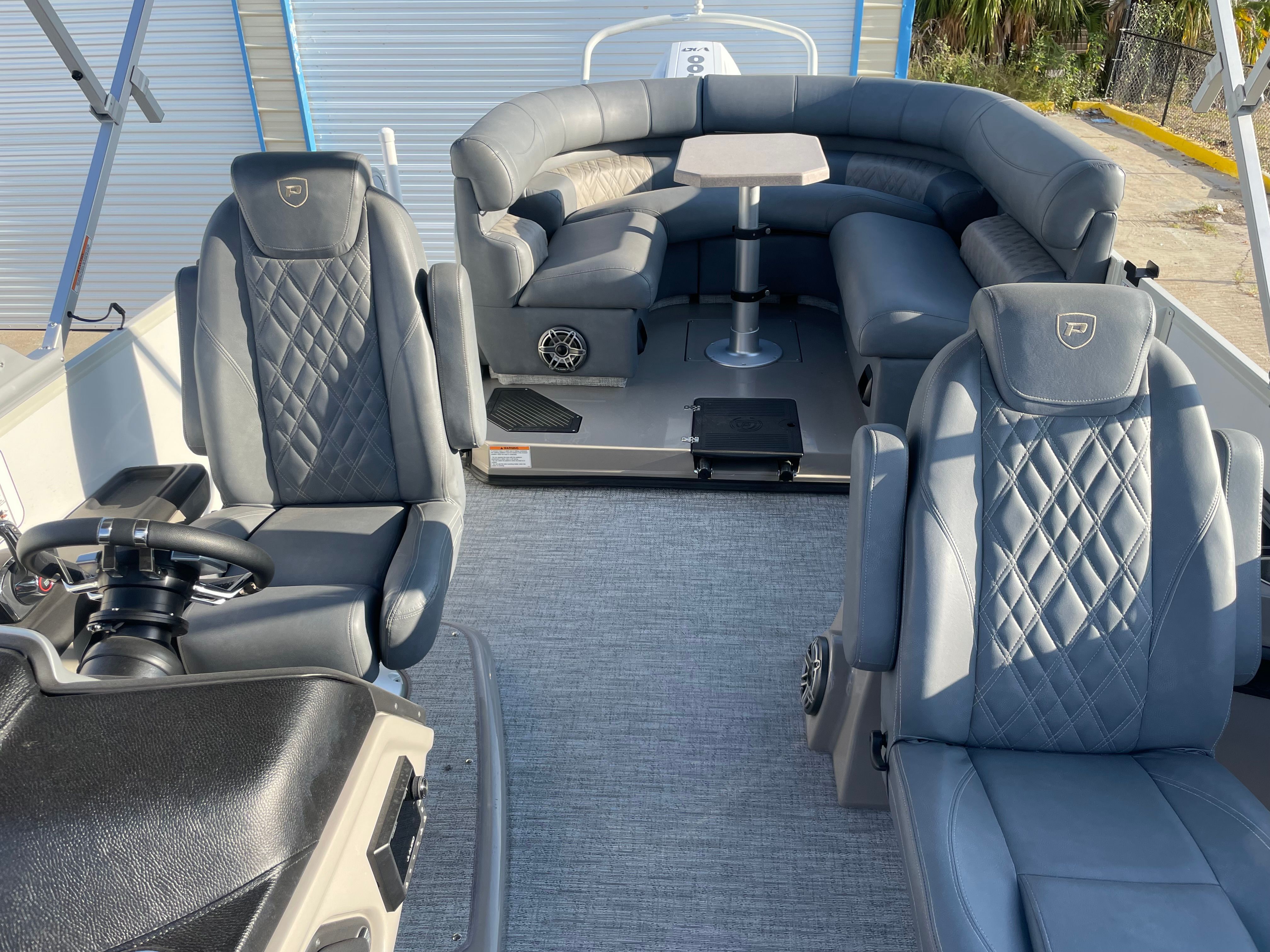 2025 PREMIER 270 INTRIGUE - Image 12