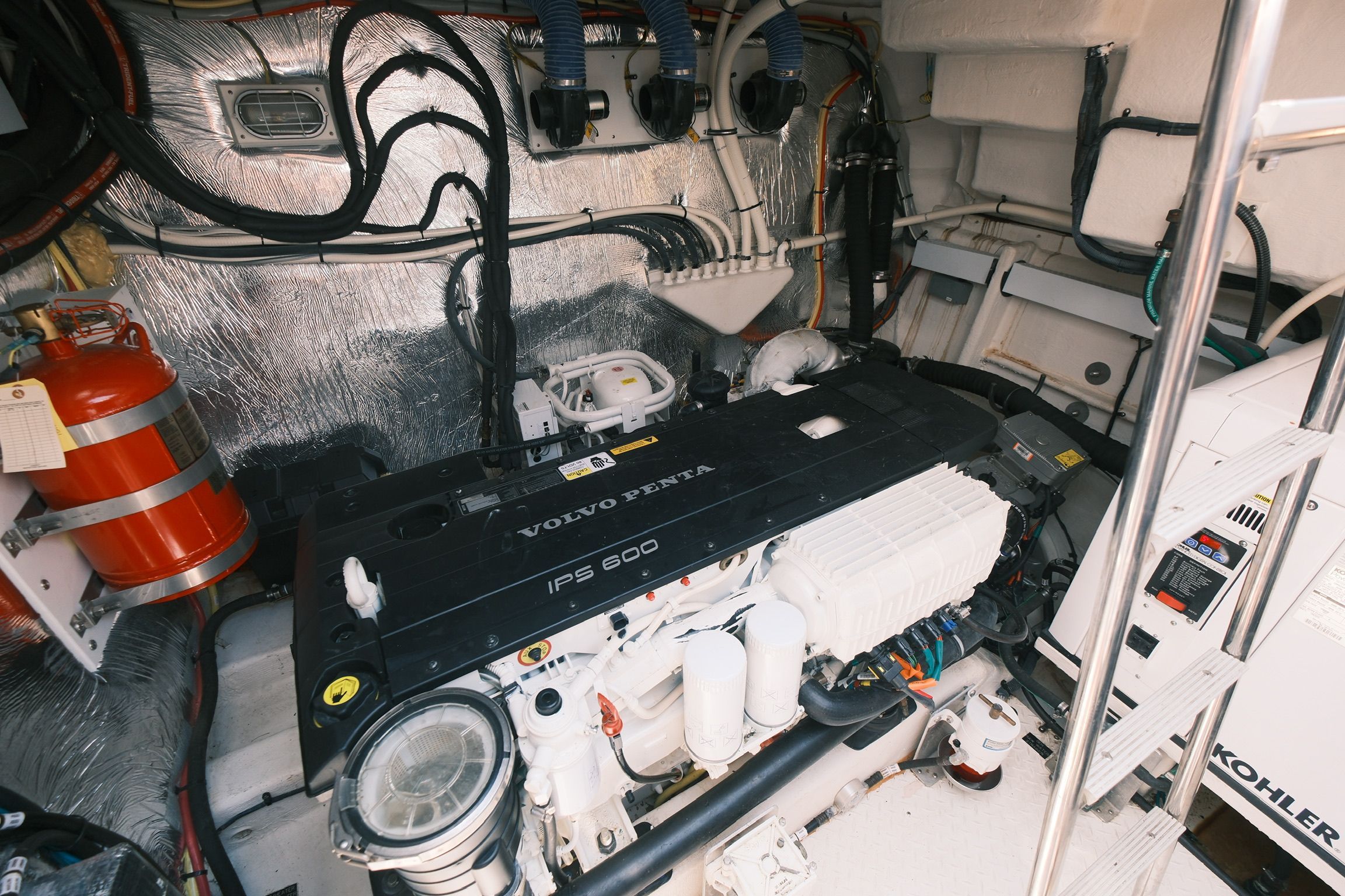 2015 Cruisers Yachts 48 Cantius - 16