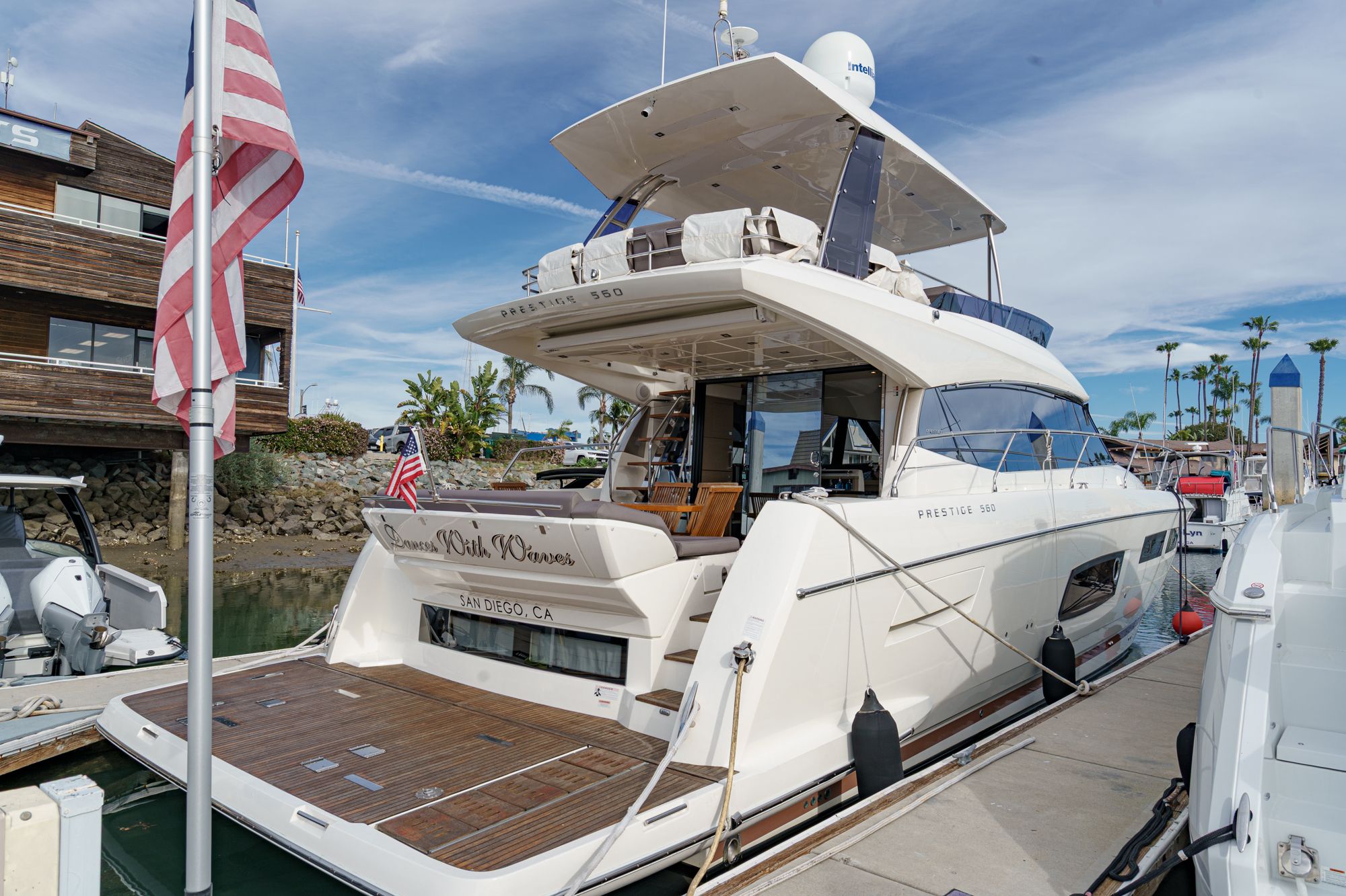 2018 Prestige 560