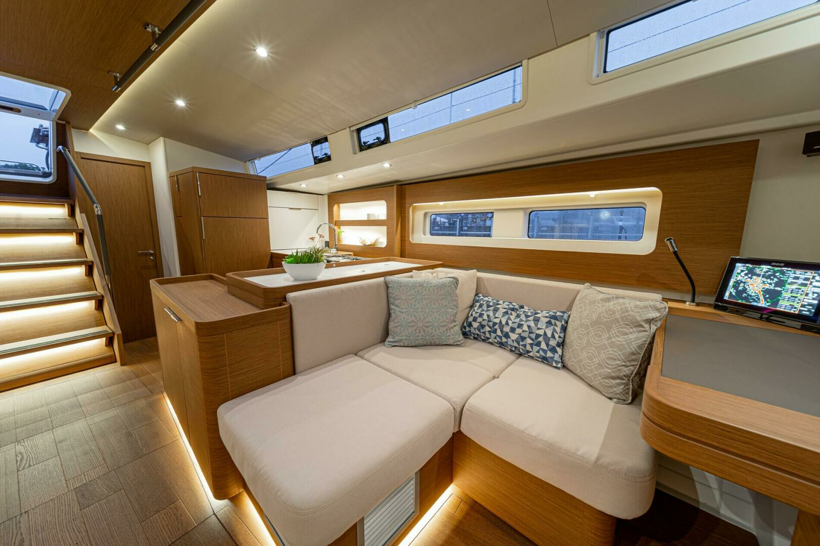 2025 Beneteau Oceanis Yacht 54 - Image 6