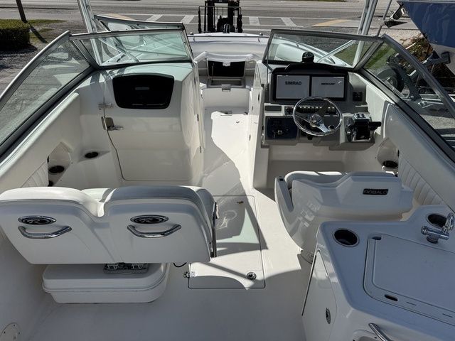 2012 Robalo 247 DC - 9