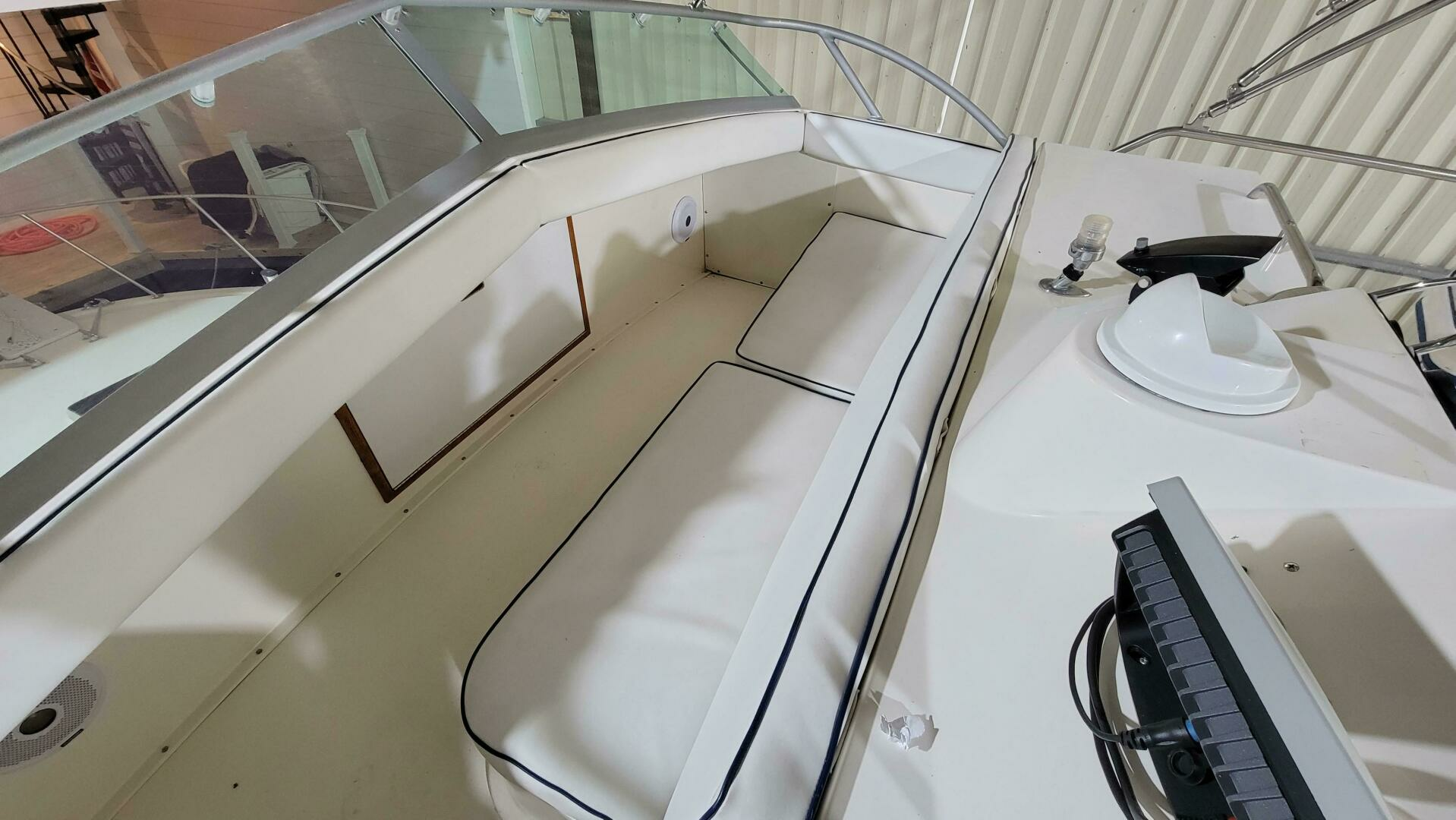 1983 Bertram 33 Flybridge Cruiser - Image 16
