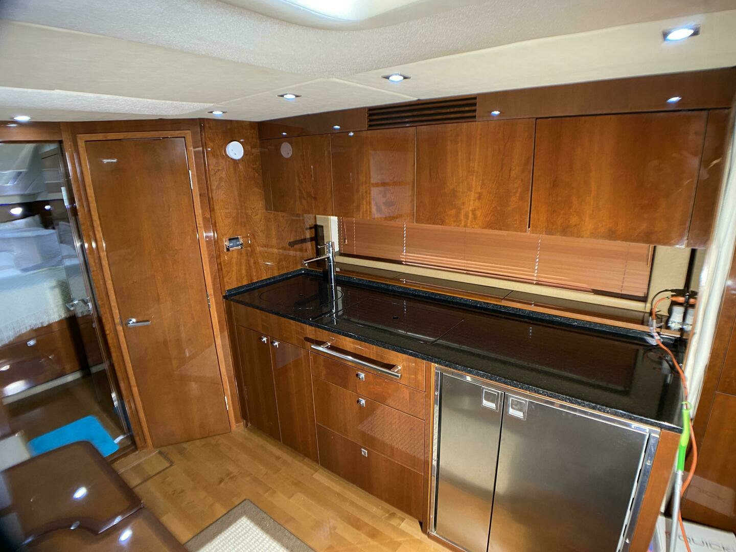 2010 Sea Ray 45 Sundancer - Image 26