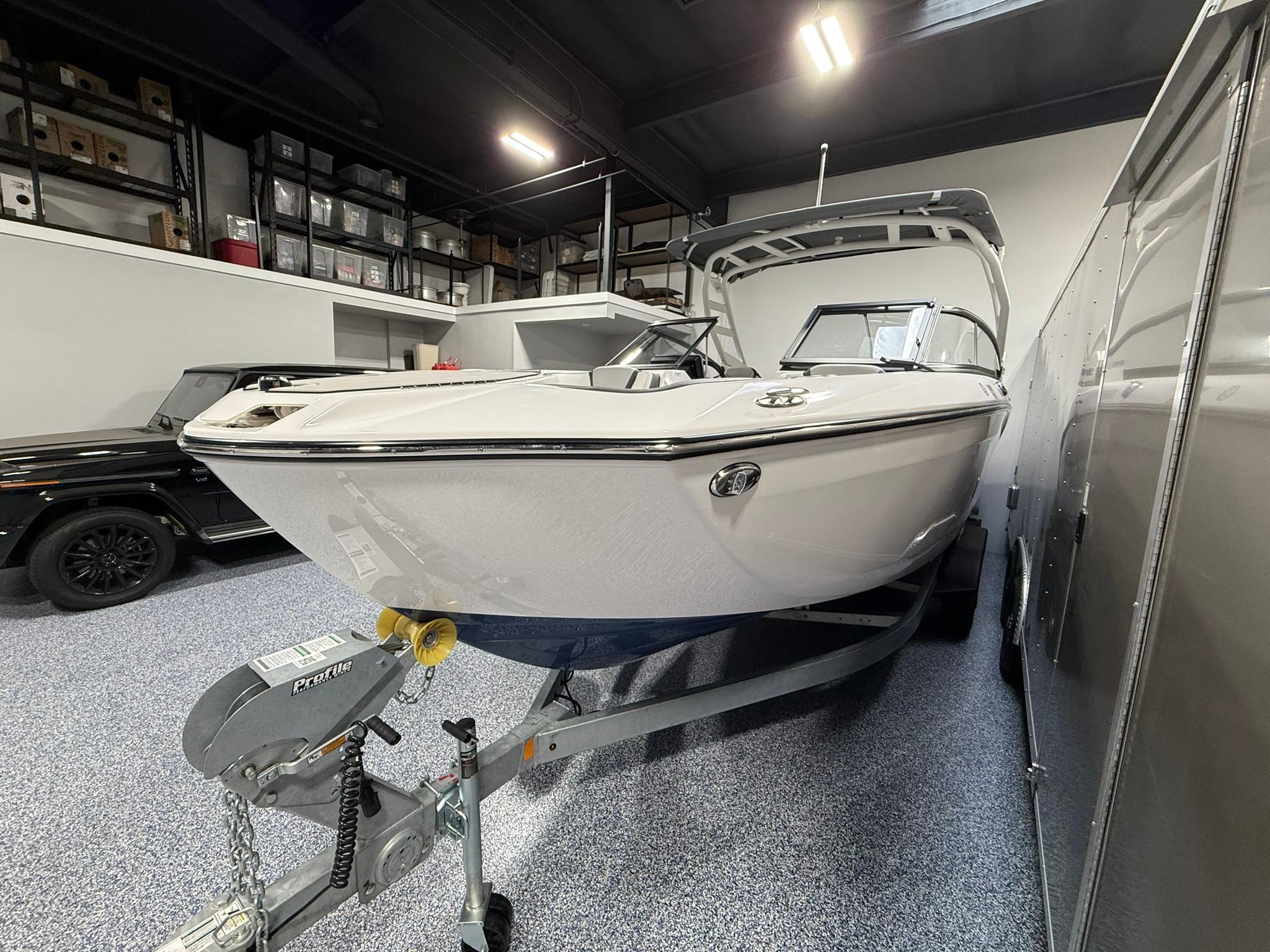 2023 Yamaha Boats 252SE - 2