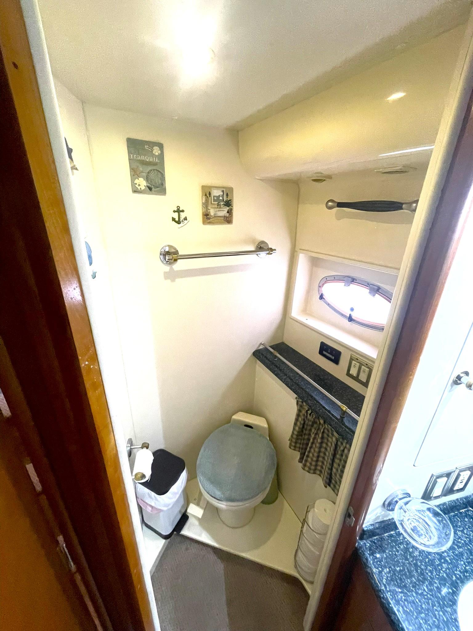 2000 Carver 506 Motor Yacht - 58