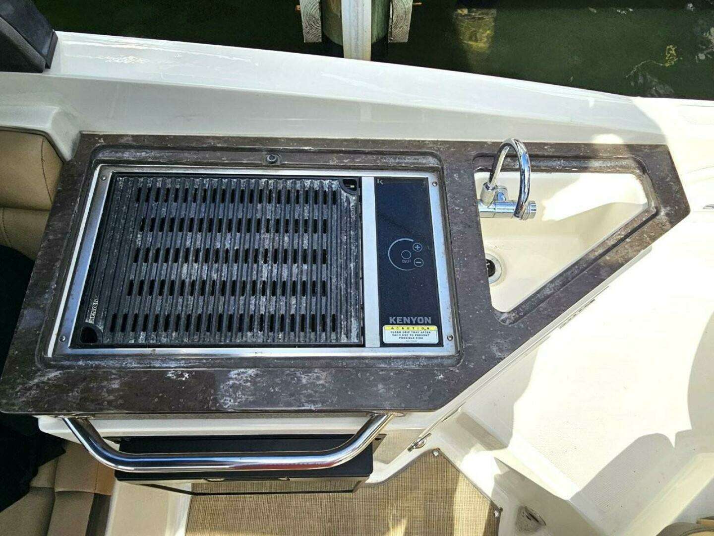 2018 Sea Ray 290 SDX - Image 16