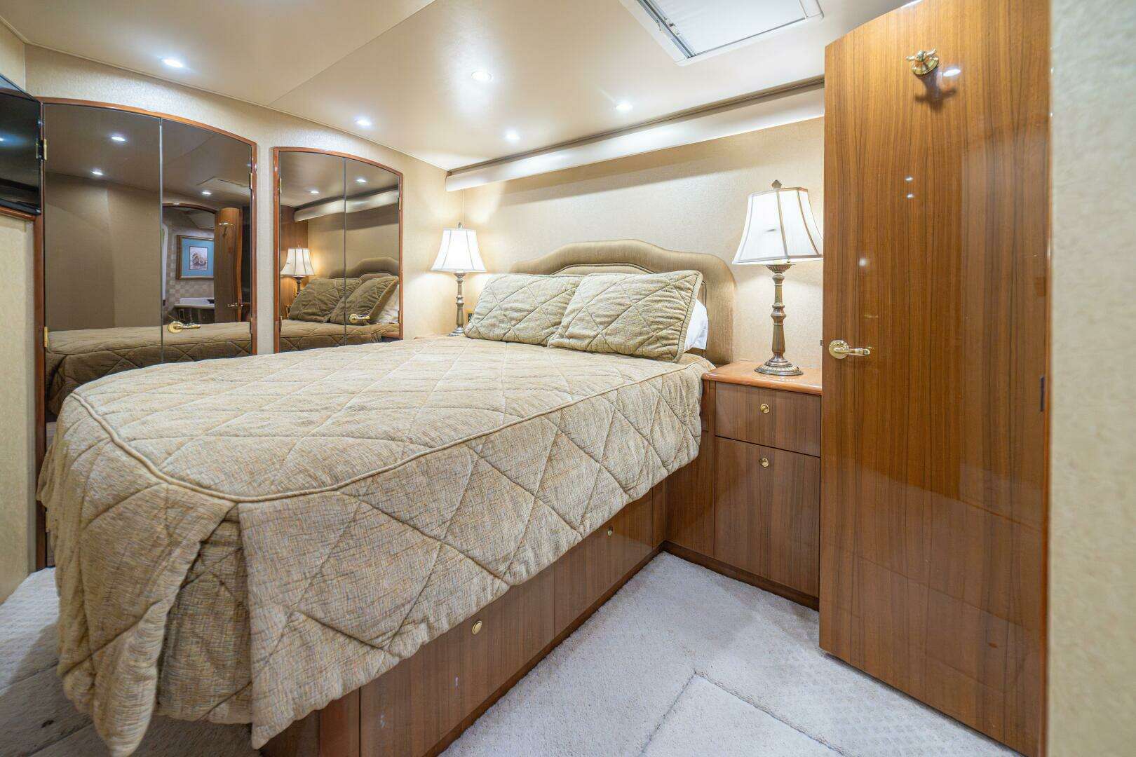 2006 Viking 56 Convertible - Image 59