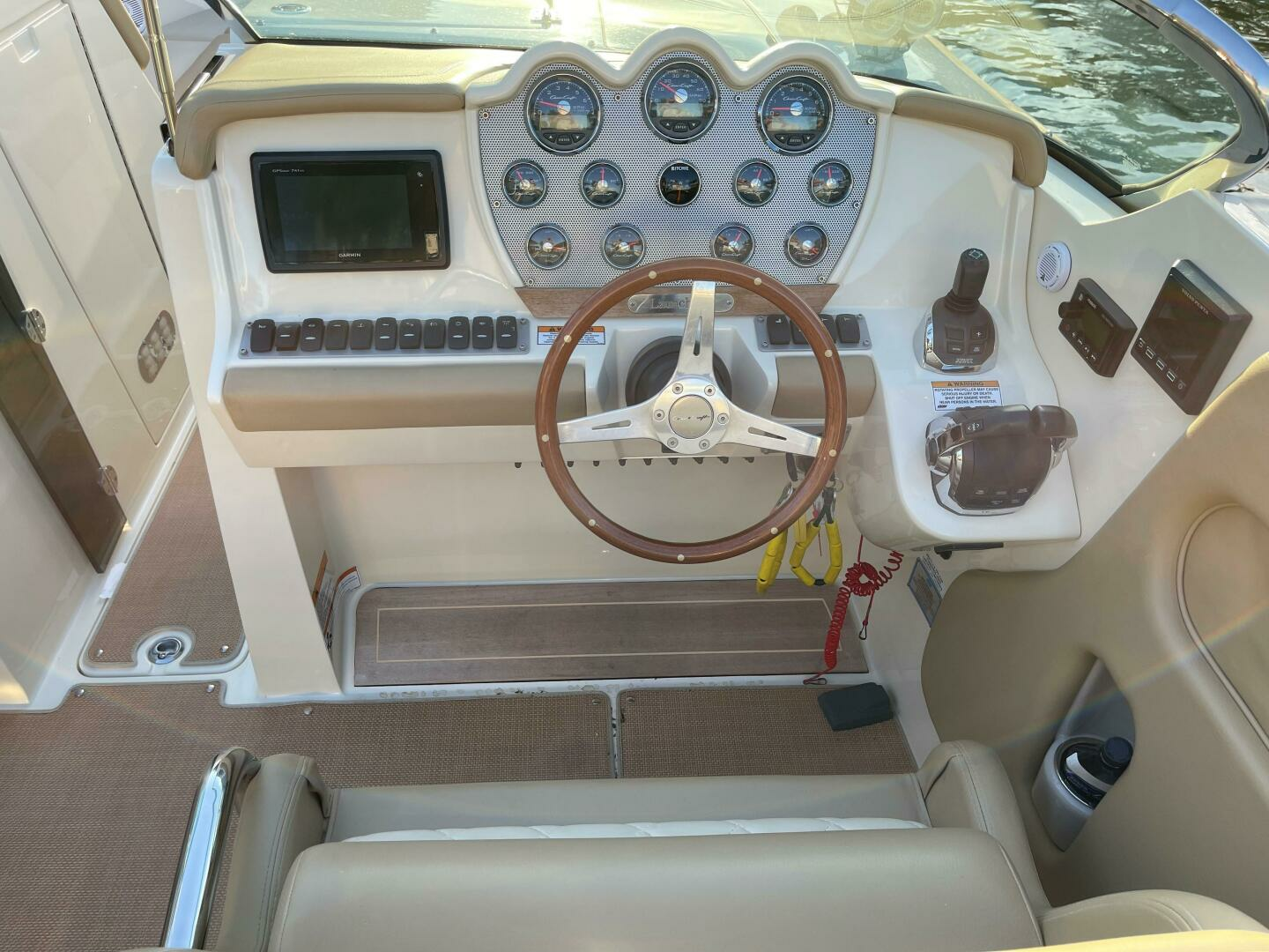 2015 Chris-Craft Launch 32RJ - Image 8