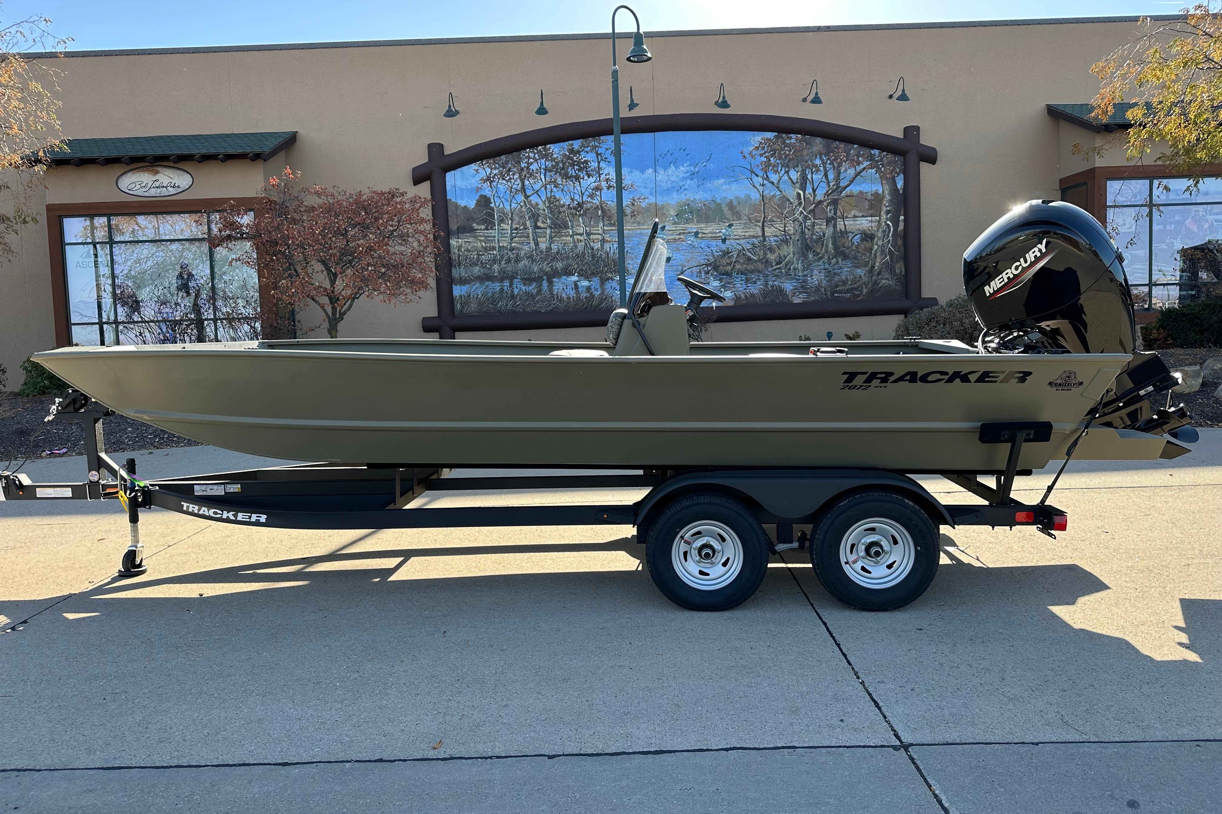 2026 Tracker Grizzly 2072 CC