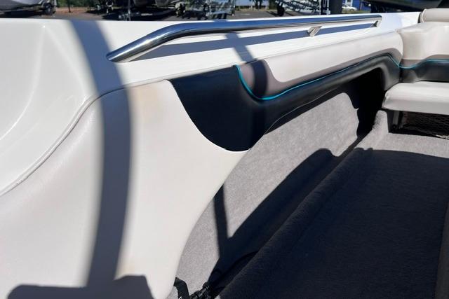 1996 MasterCraft ProStar 190 interior with sleek design and comfortable seating.