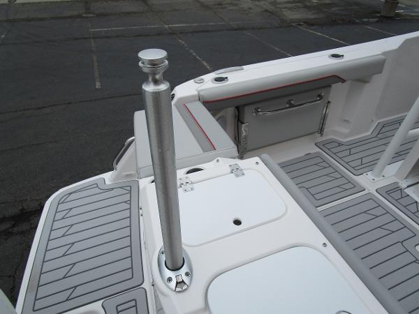 2025 Solara S-250 CW boat deck with sleek design and modern fittings.