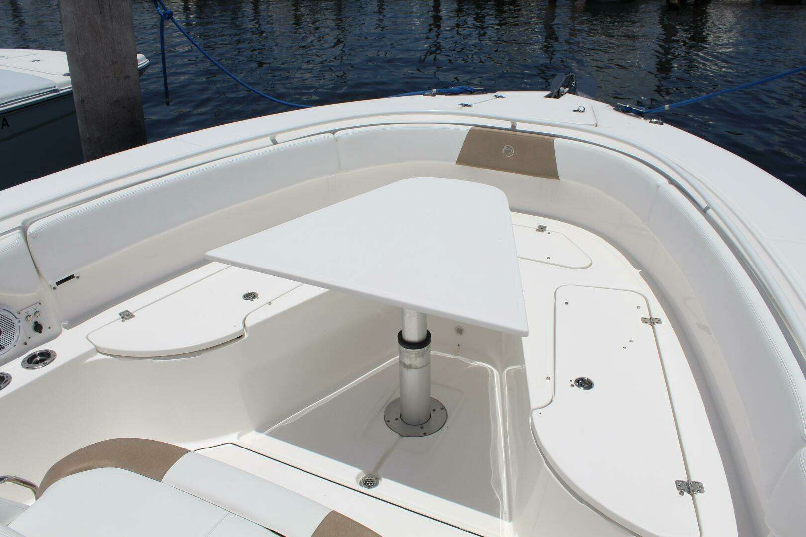 2016 Edgewater 370 - Image 16