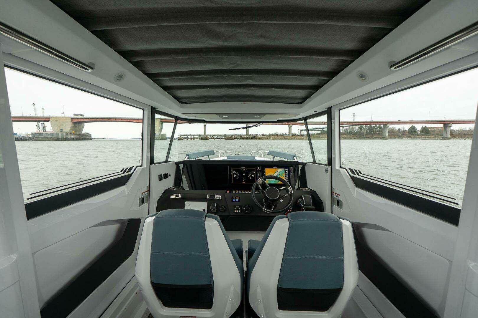 2026 Axopar Cross Cabin - Image 21