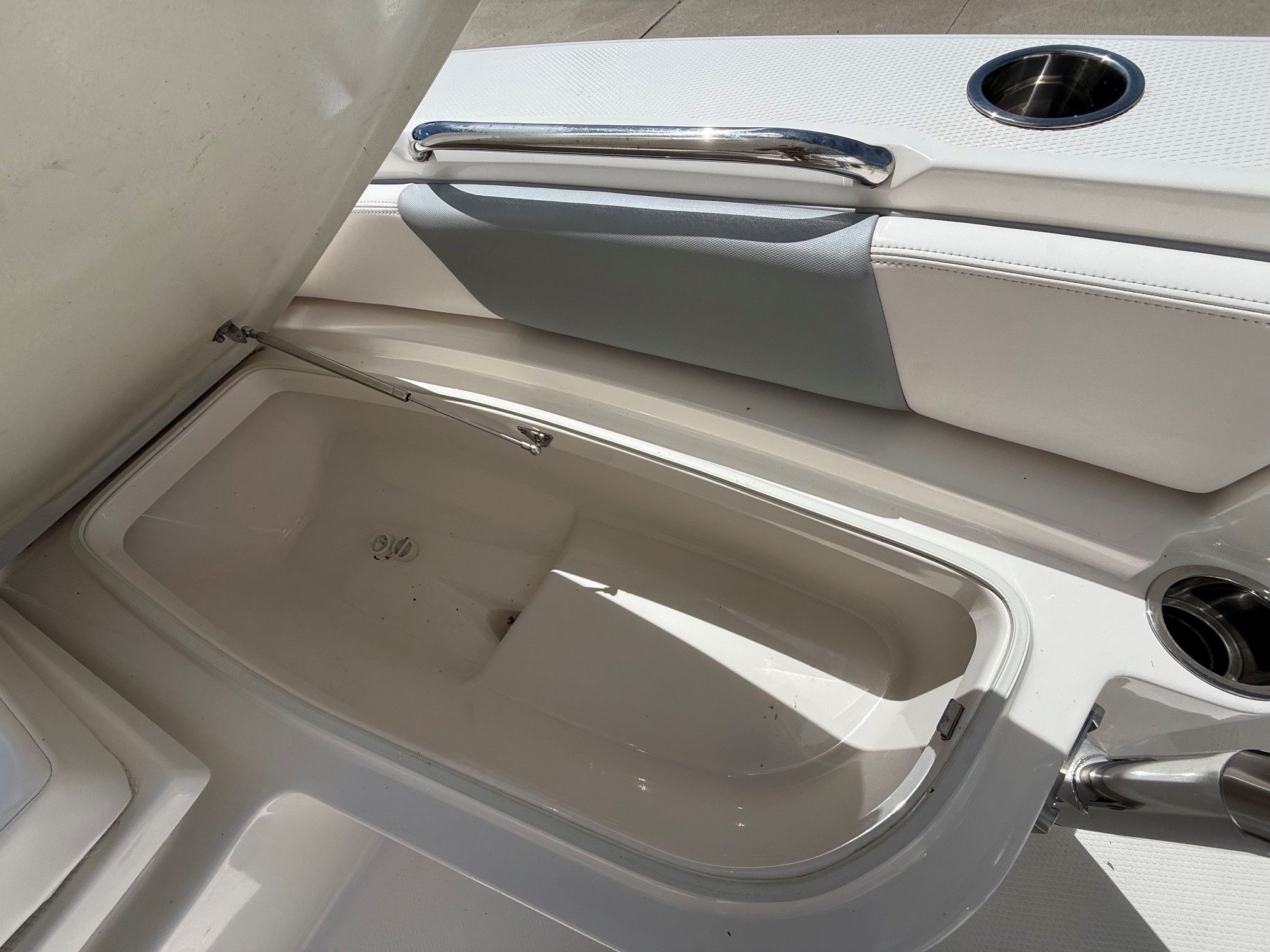 Interior view of 2021 Robalo 226 Cayman boat.