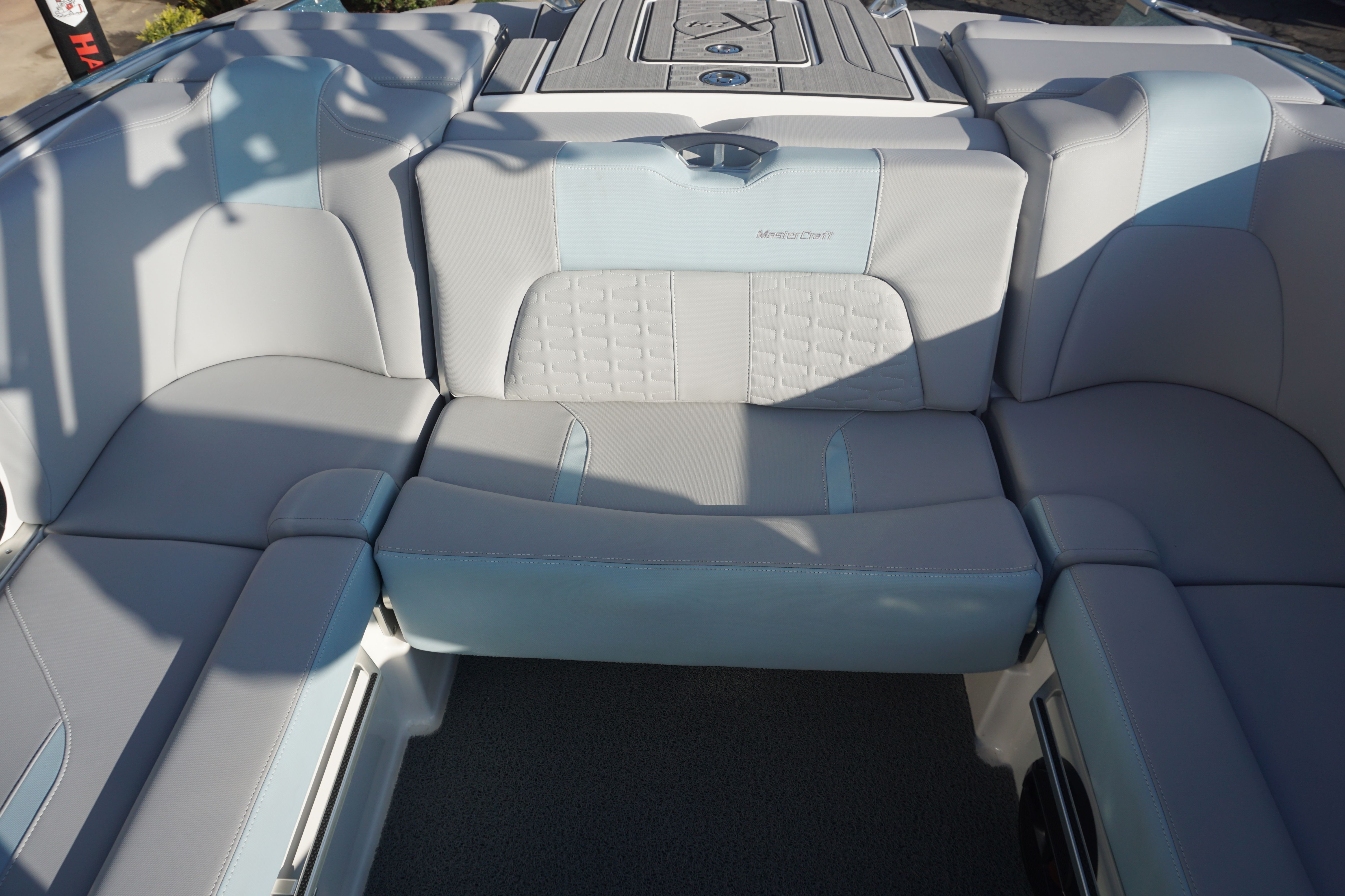 2022 MasterCraft X24 - 28