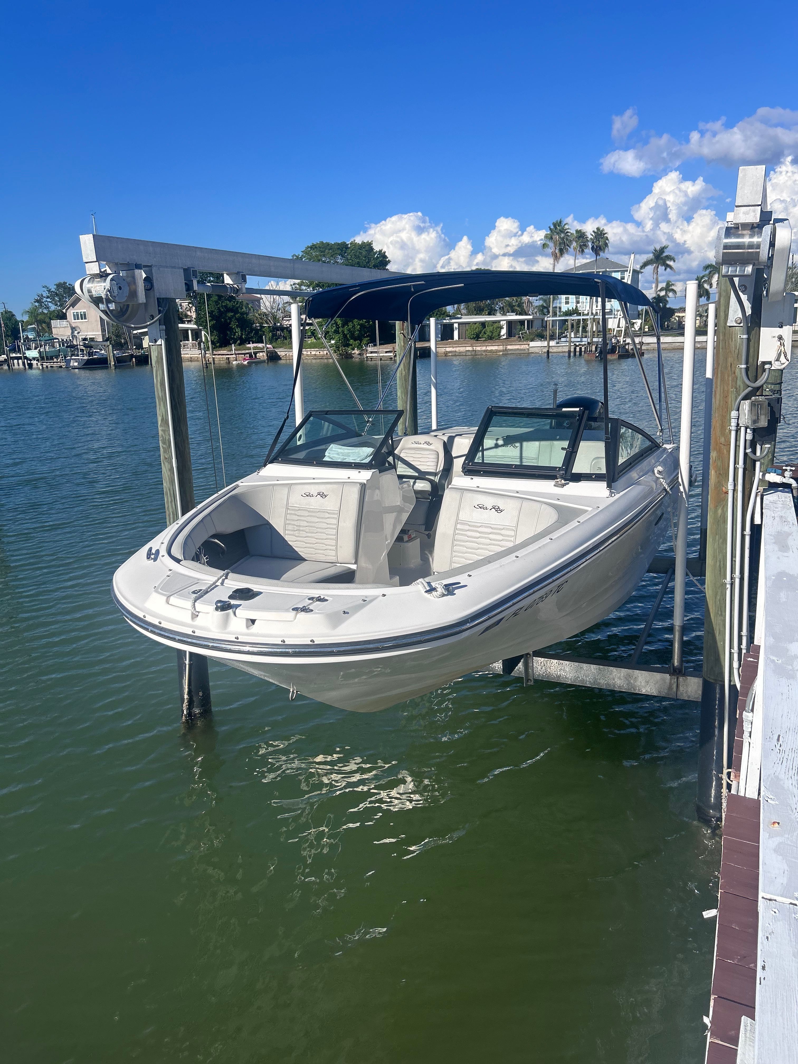 2022 Sea Ray SPX 190