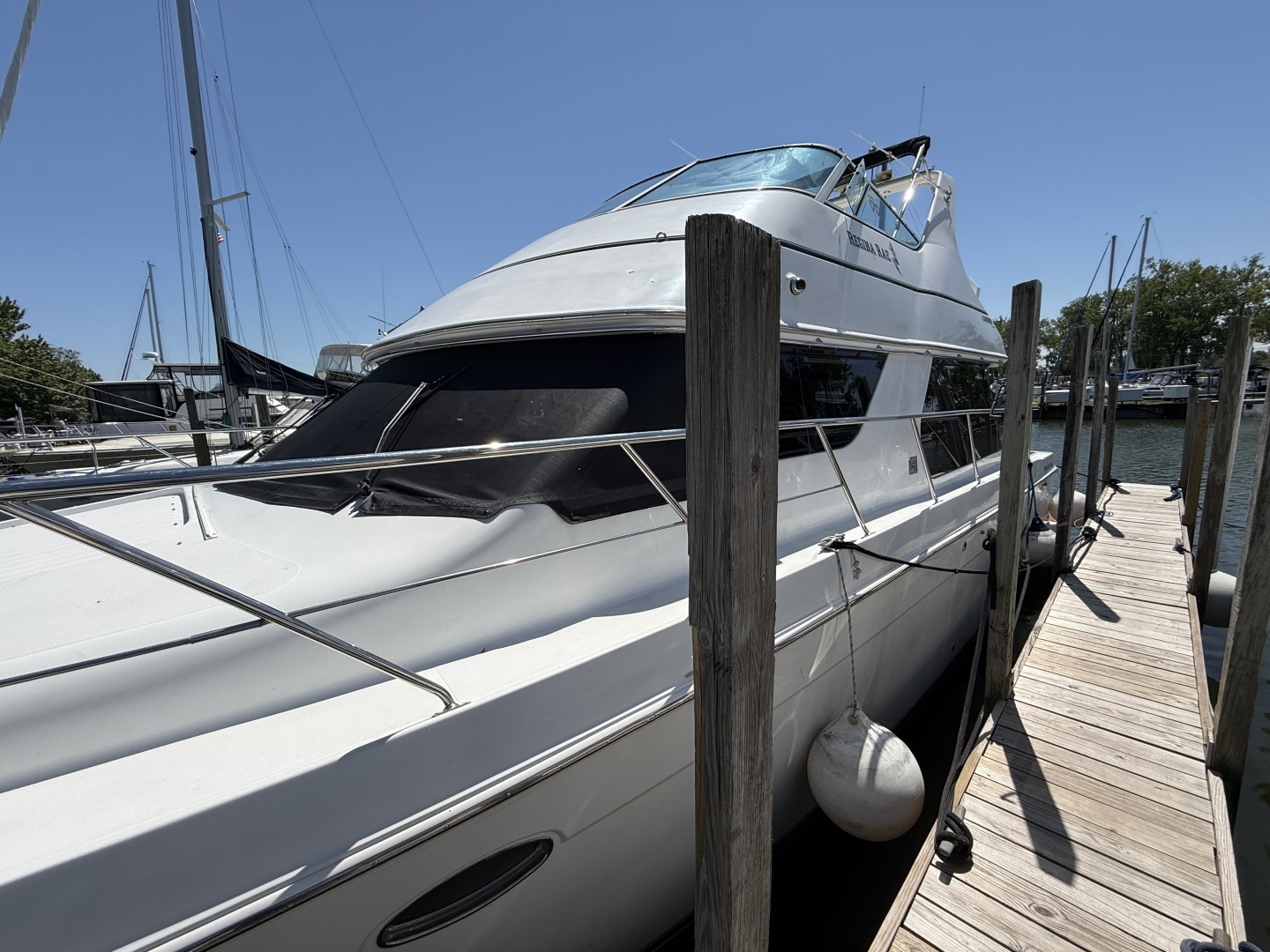 1999 Carver 450 Voyager - Image 6