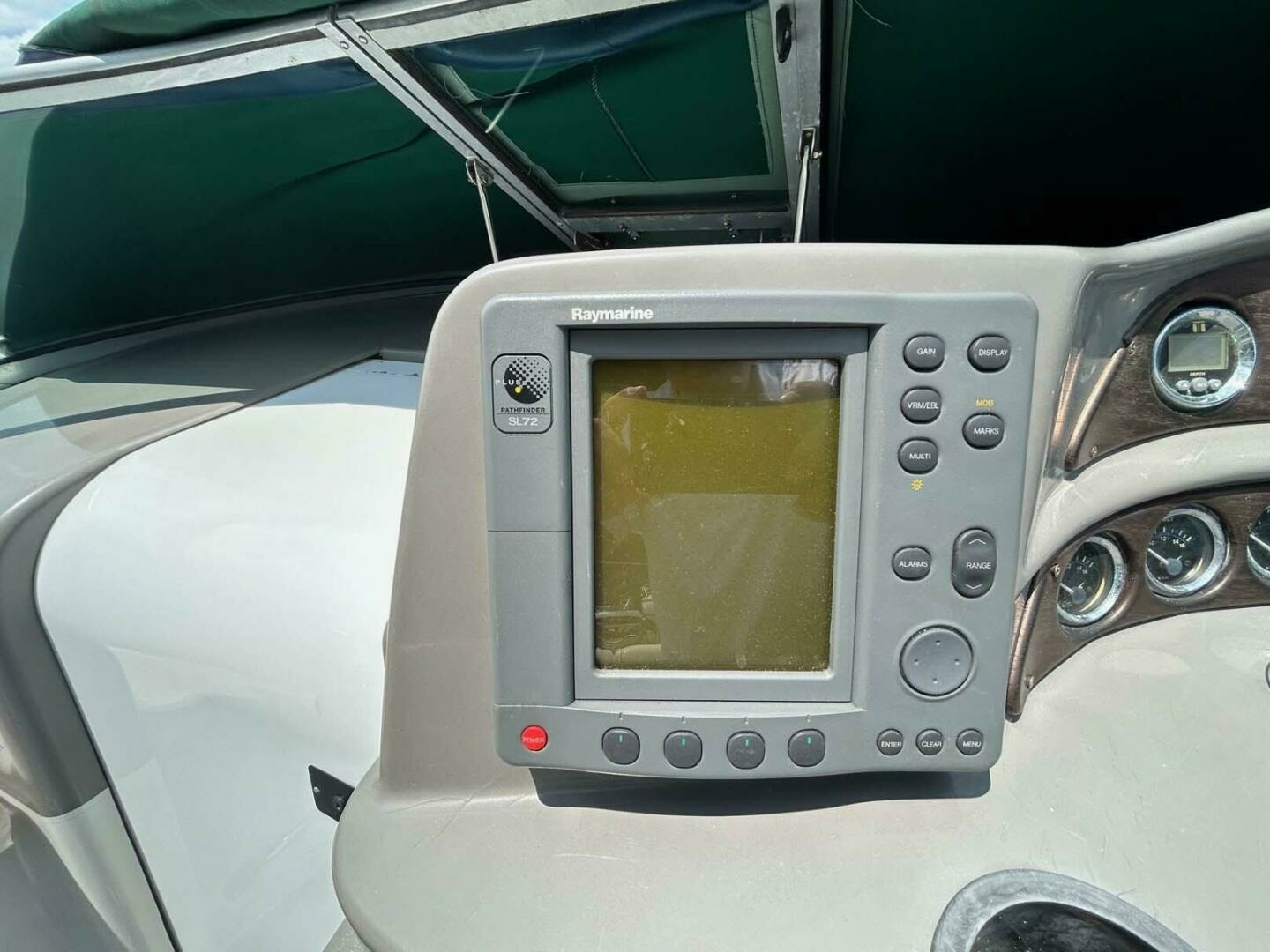 2001 Four Winns 328 Vista - Image 20