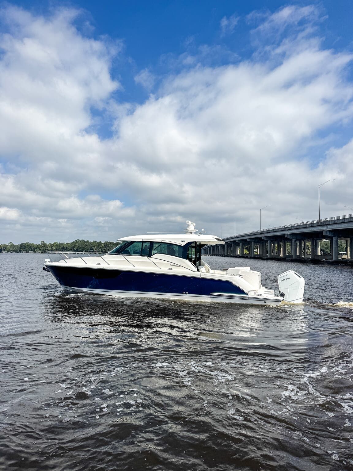 2026 Tiara Yachts 43LE - 10
