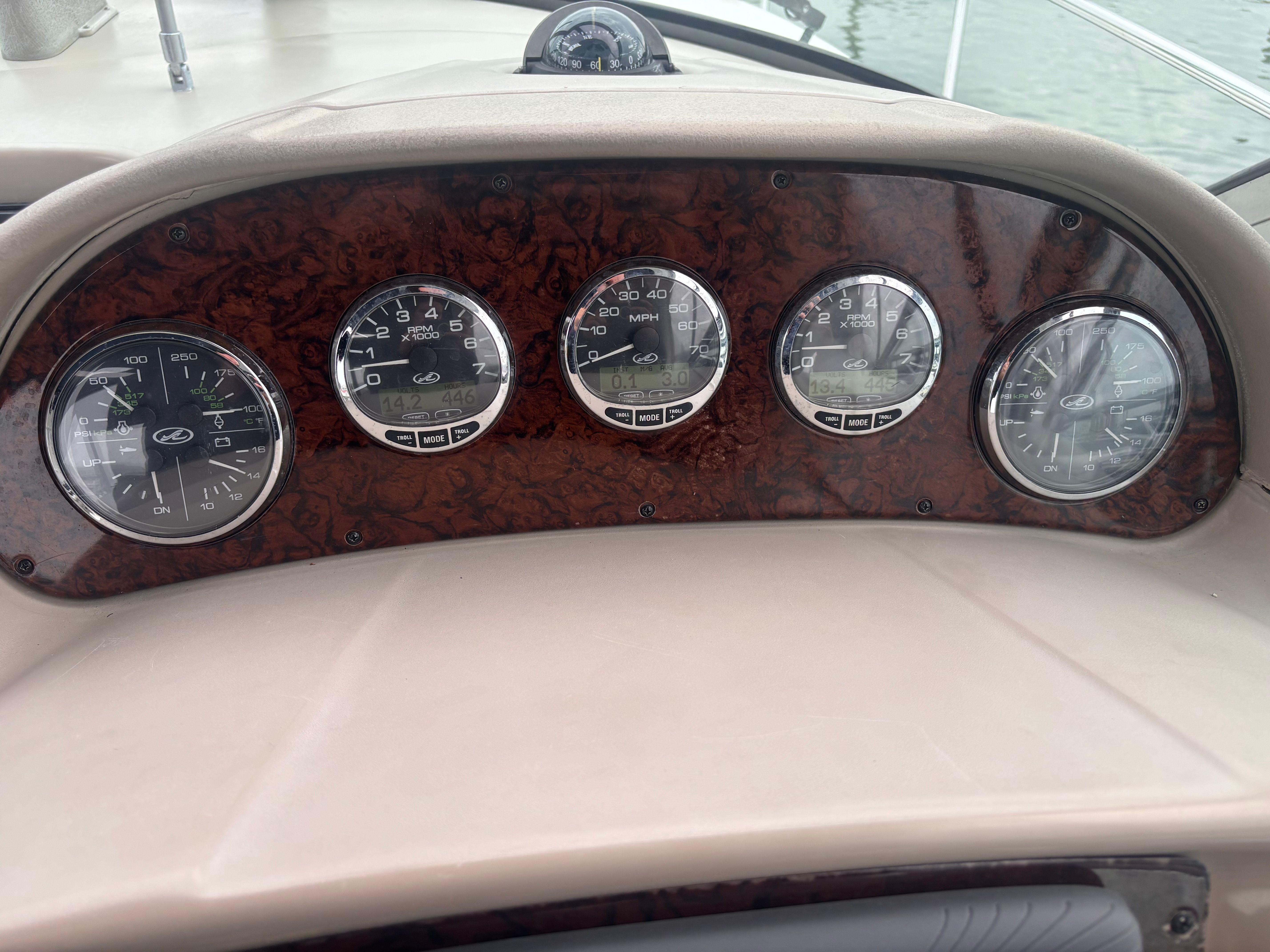 2005 Sea Ray 300 Sundancer - 9
