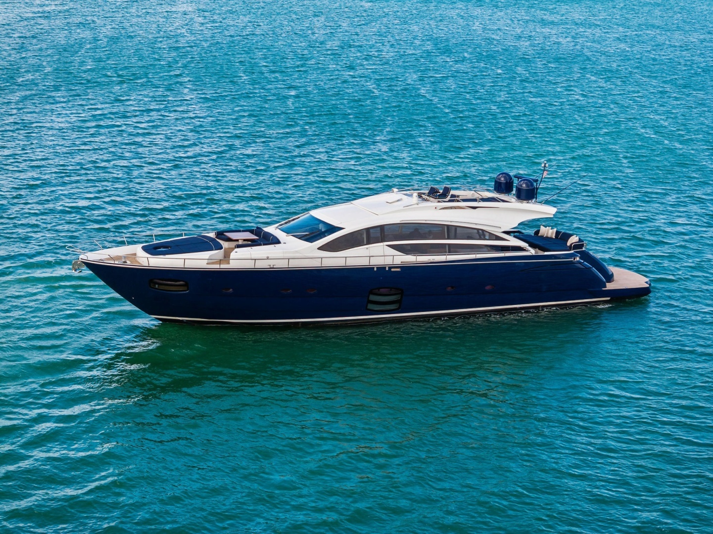 2013 Pershing 82 - Image 11