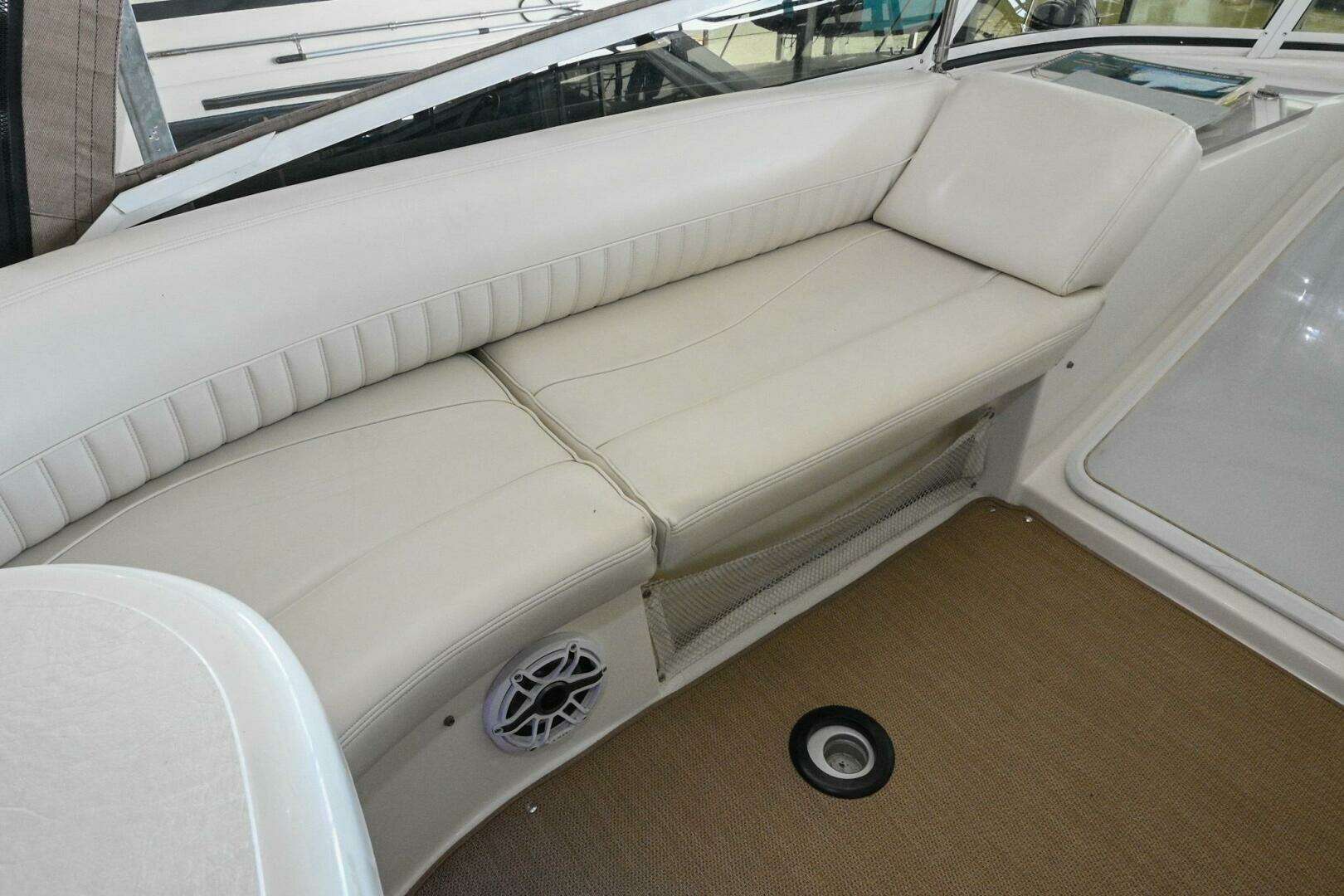 2002 Cruisers Yachts 5000 Sedan Sport - Image 97