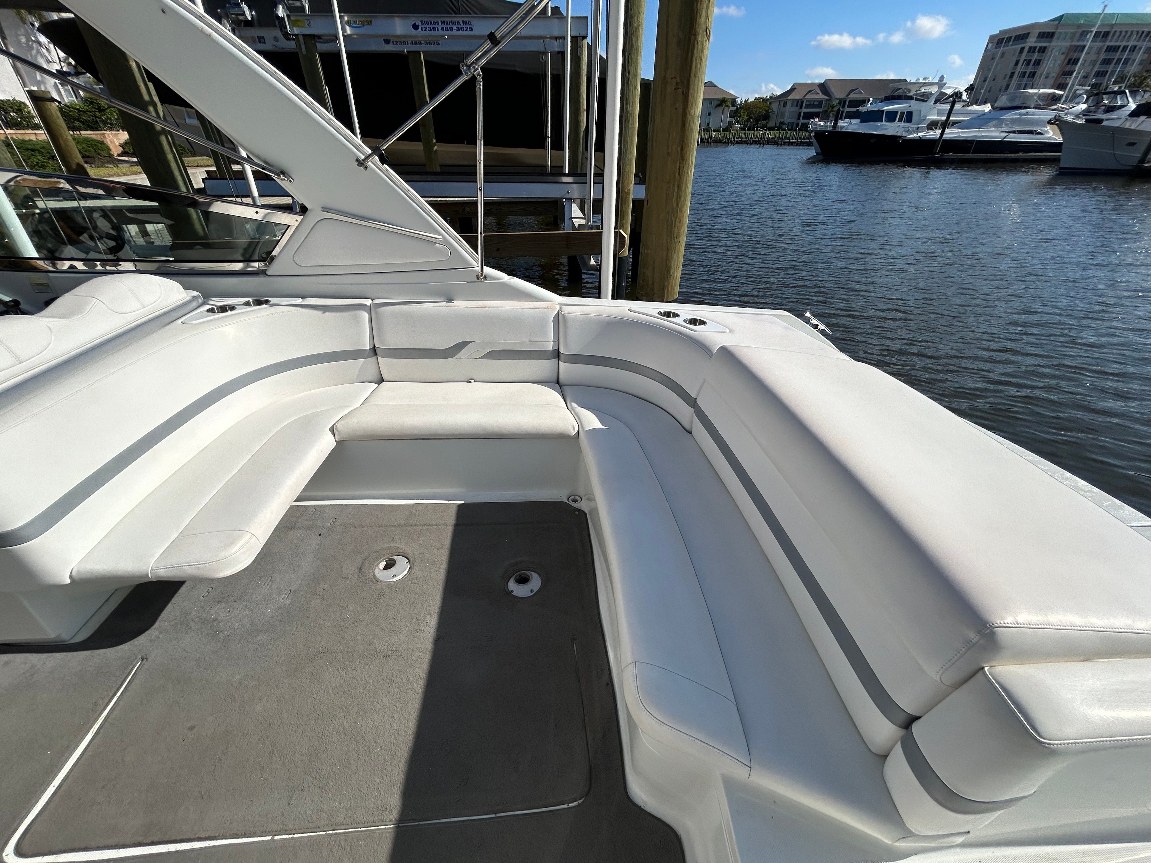 2007 Formula 330 Sun Sport - 12