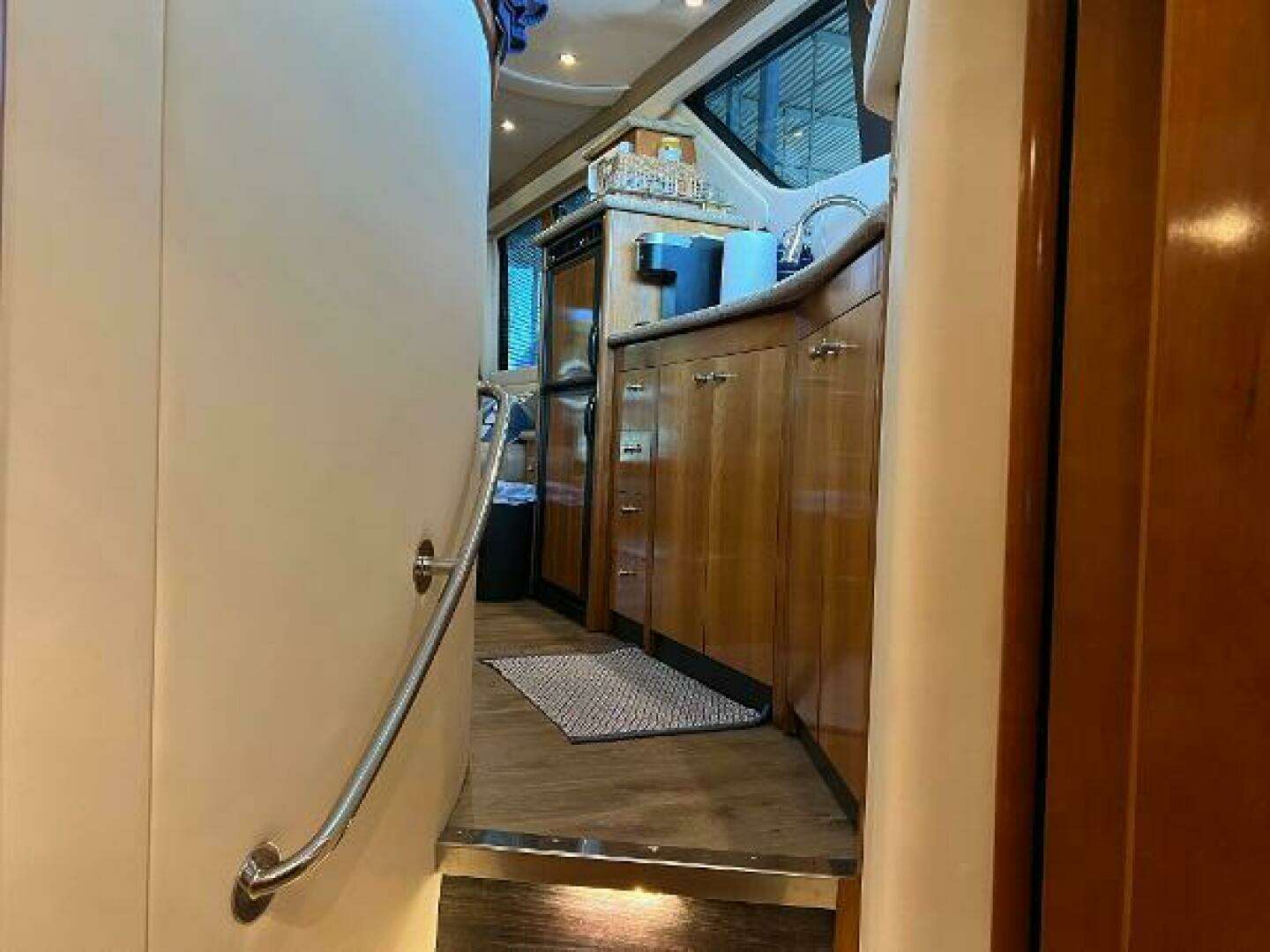2001 Carver 450 Voyager Pilothouse - Image 47