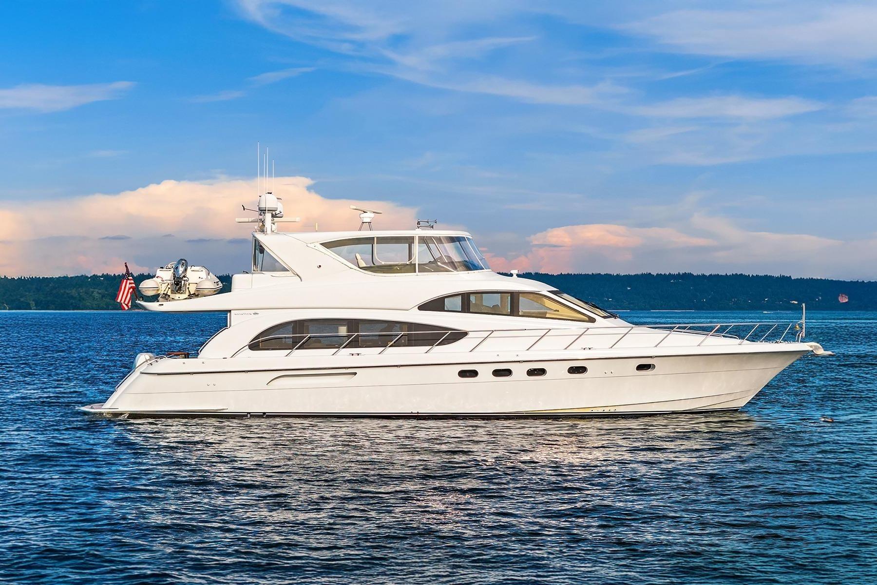 2001 Hatteras 63 Cockpit Motor Yacht