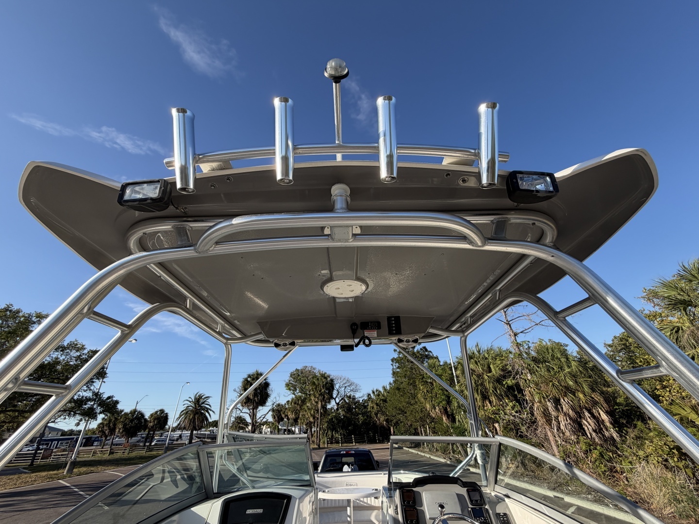 2012 Robalo R247 Dual Console - Image 9
