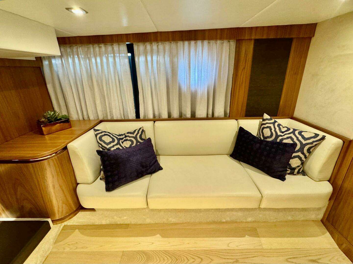 2016 Absolute 45 Sport Yacht - Image 83