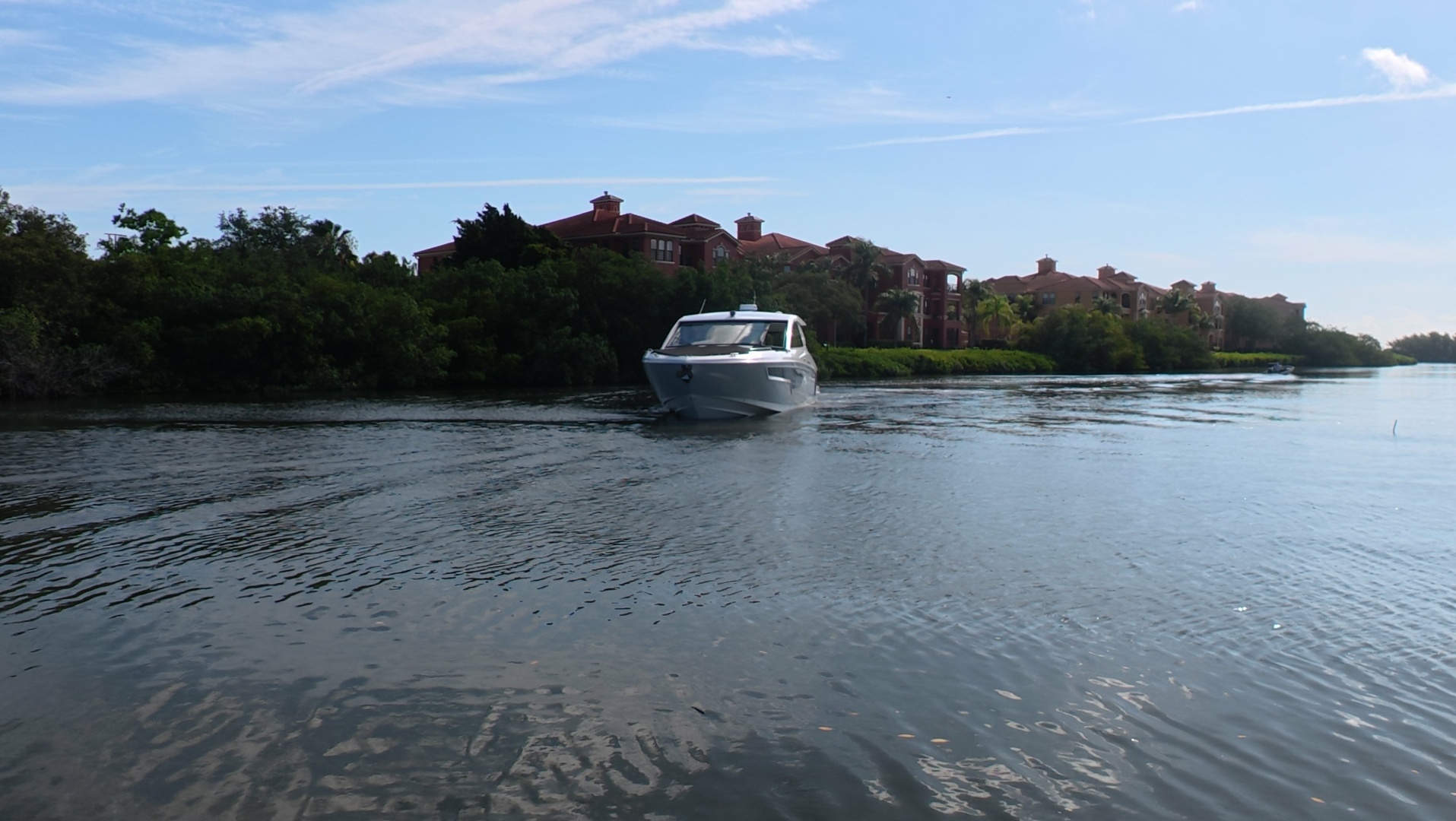 2026 Cruisers Yachts 50GLS OB - Image 5