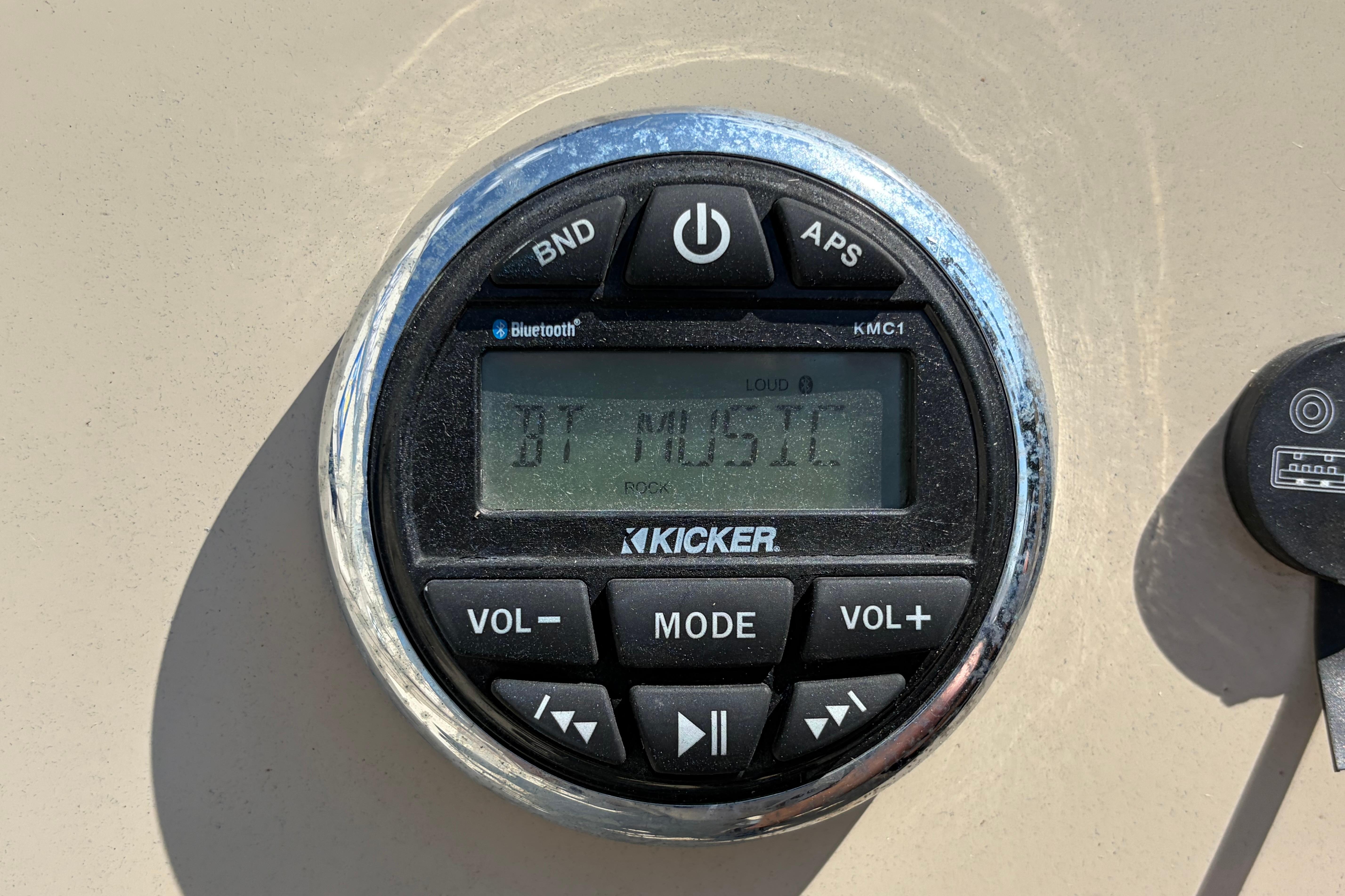 Kicker audio control panel on 2017 Bennington 25 SSXAPG boat dashboard.