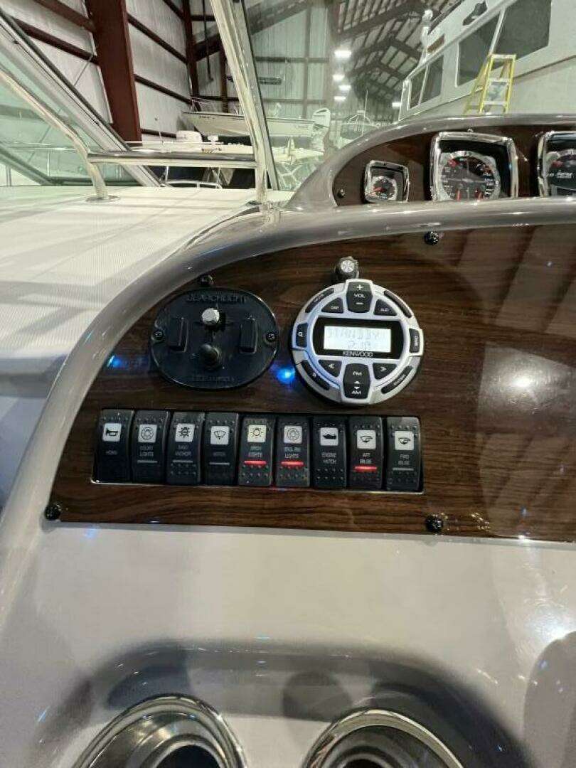 2008 Chaparral 350 Signature - Image 18