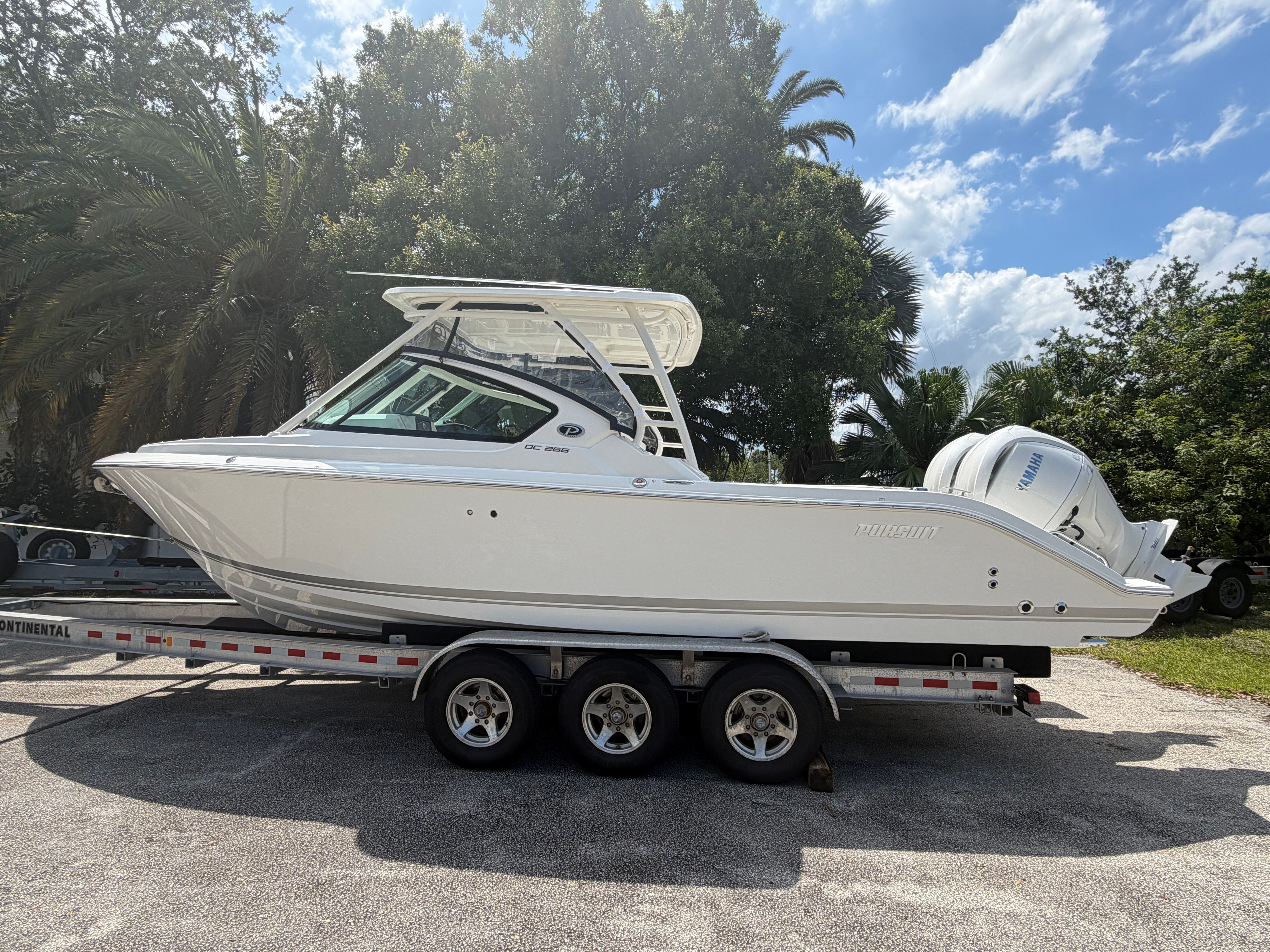 2026 Pursuit DC 266 Dual Console
