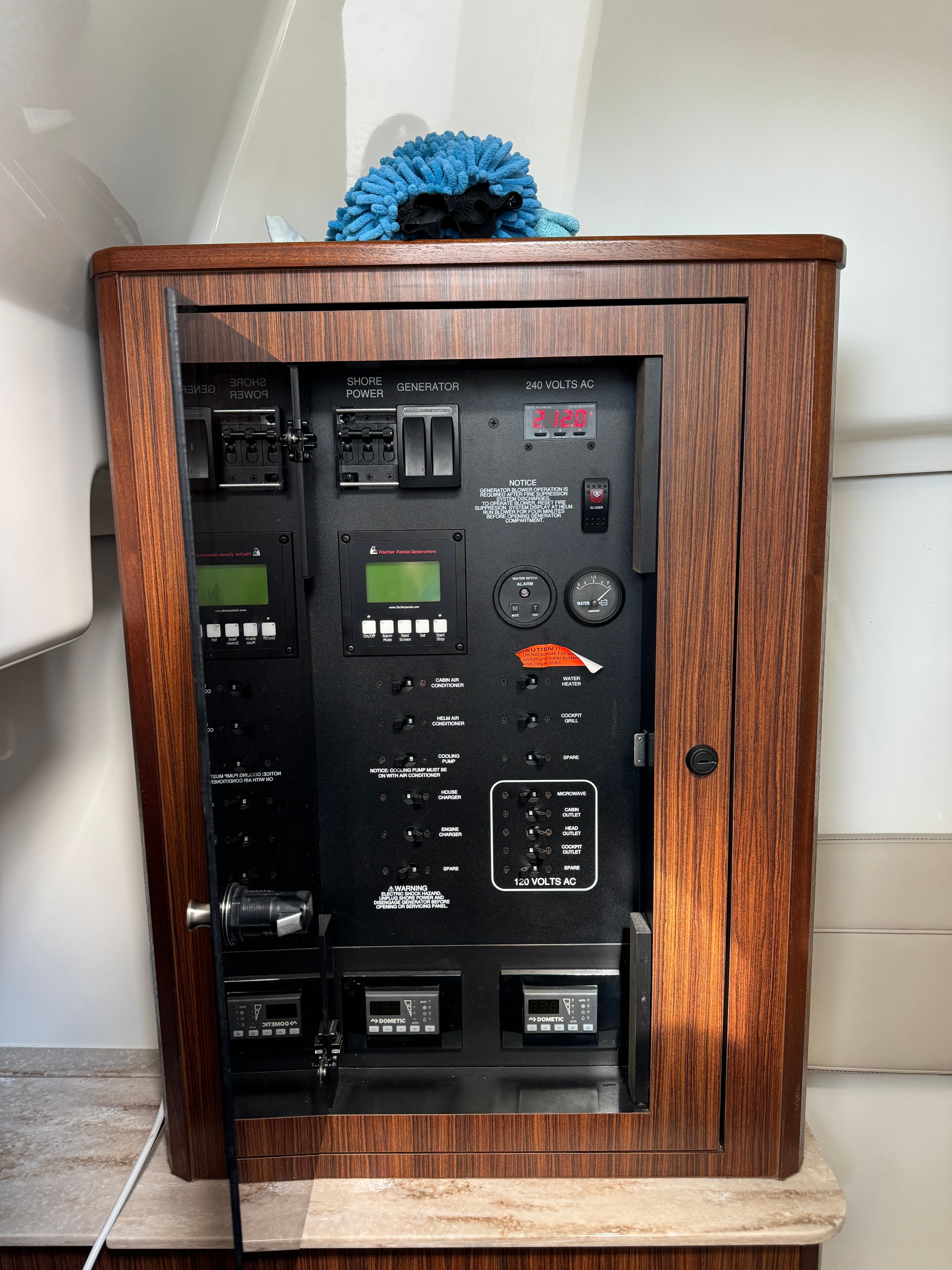 2020 Pursuit DC 365 Dual Console - 16