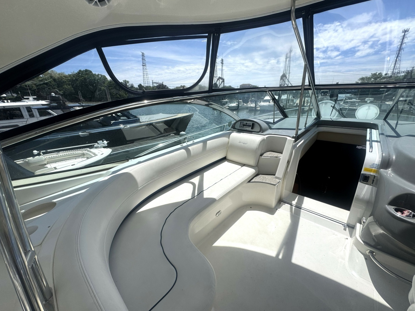 2006 Cruisers Yachts 520 Express - Image 13