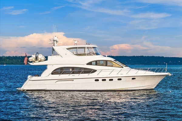 2001 Hatteras Cockpit Motoryacht