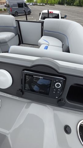 2026 Bentley Pontoons BENTLEY BOLT With 150Hp Mercury Four-Stroke Motor - 67