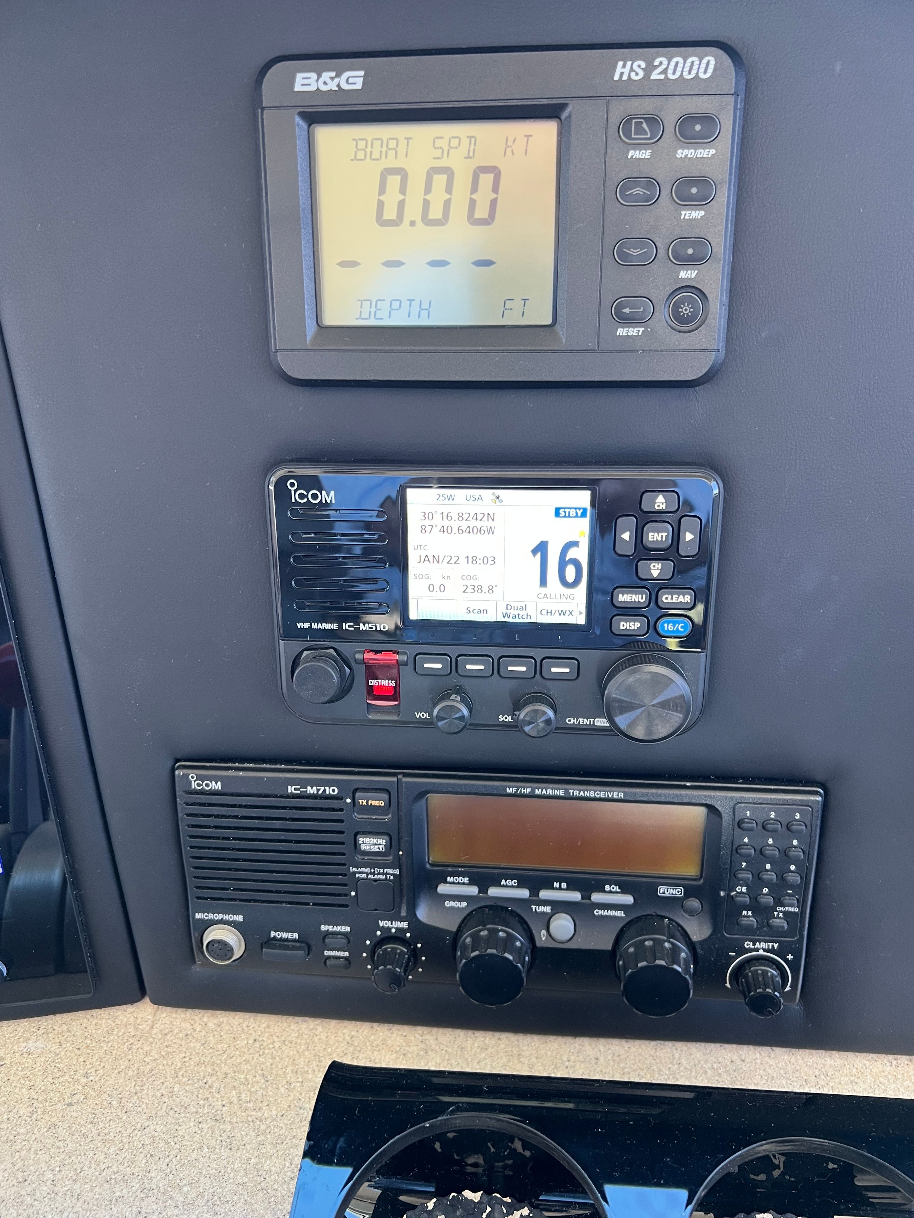 2002 Viking 61 Enclosed Bridge - 57