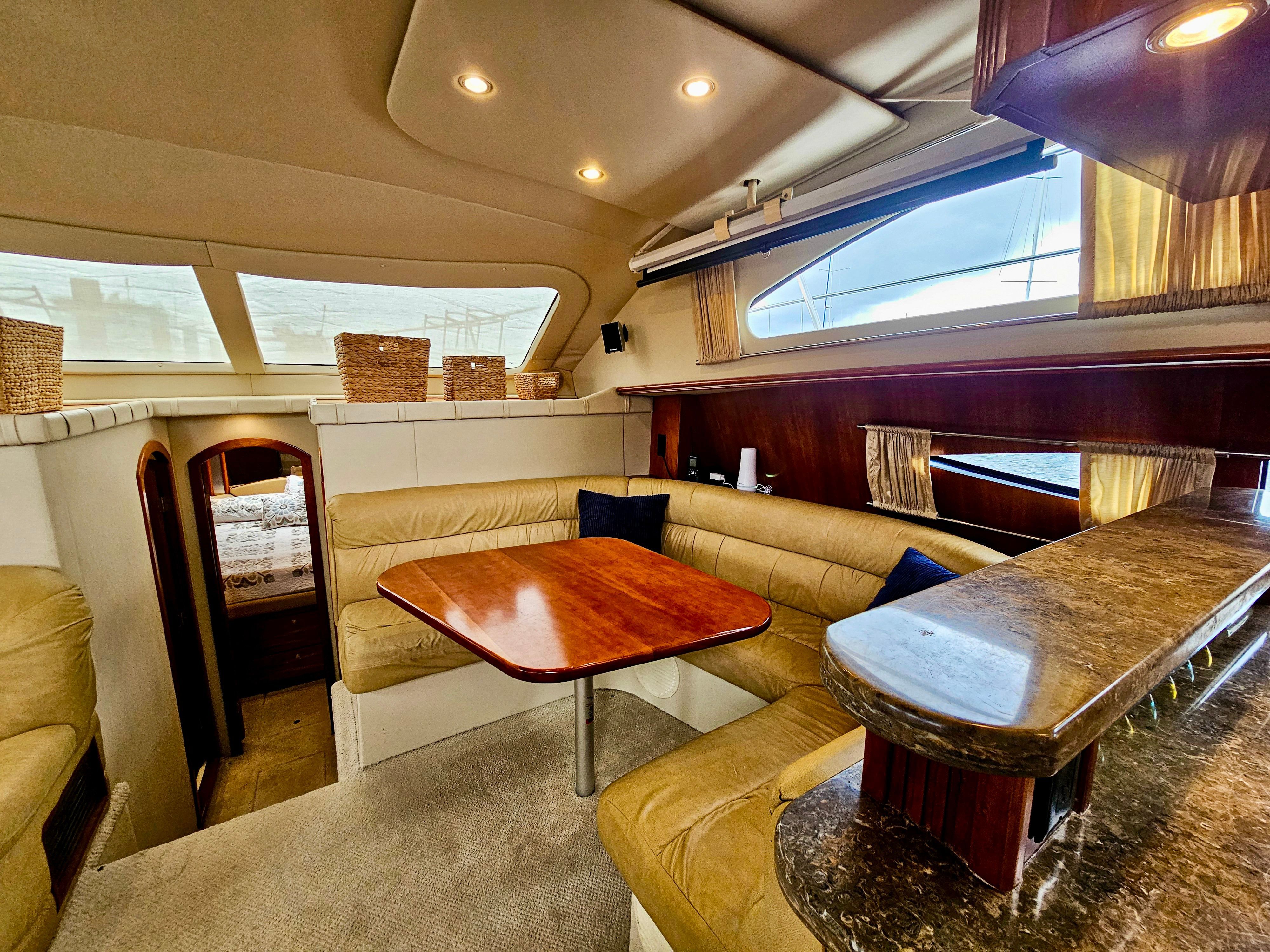 2008 Cruisers Yachts 455 Express Motoryacht - 17