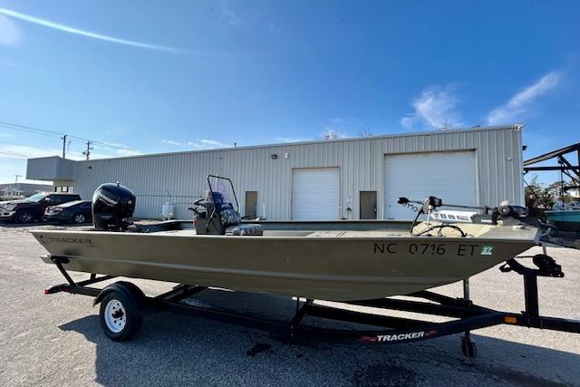 2021 Tracker Grizzly 2072 CC