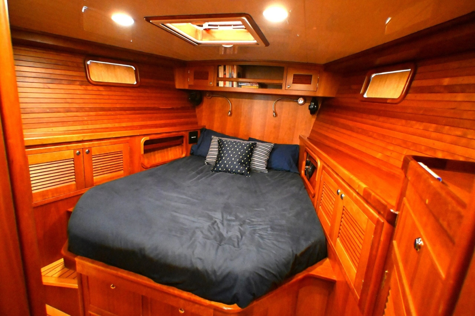 2006 Waterline 50 - Image 62