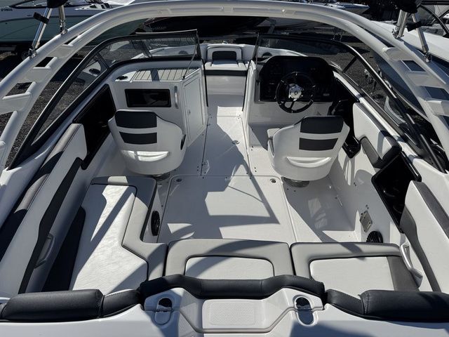 2026 Yamaha Boats 195S - 4