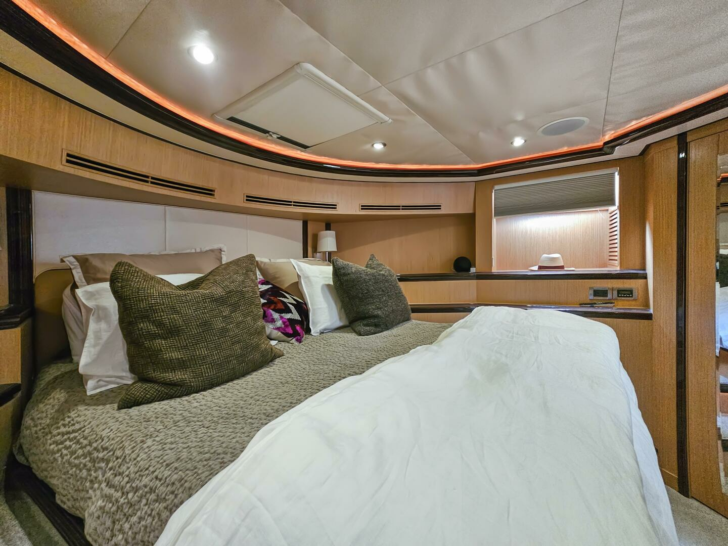 2010 Ocean Alexander 83 - Image 68